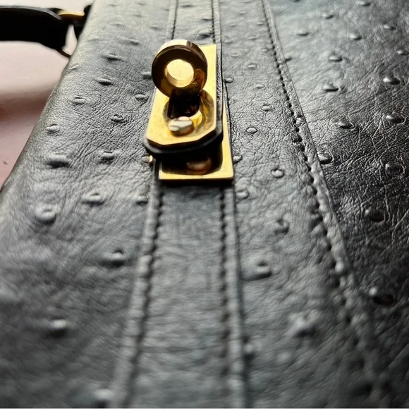 Italian Leather Purse inspired by Breakfast at Tiffany's with detachable strap. - Picture 6 of 8